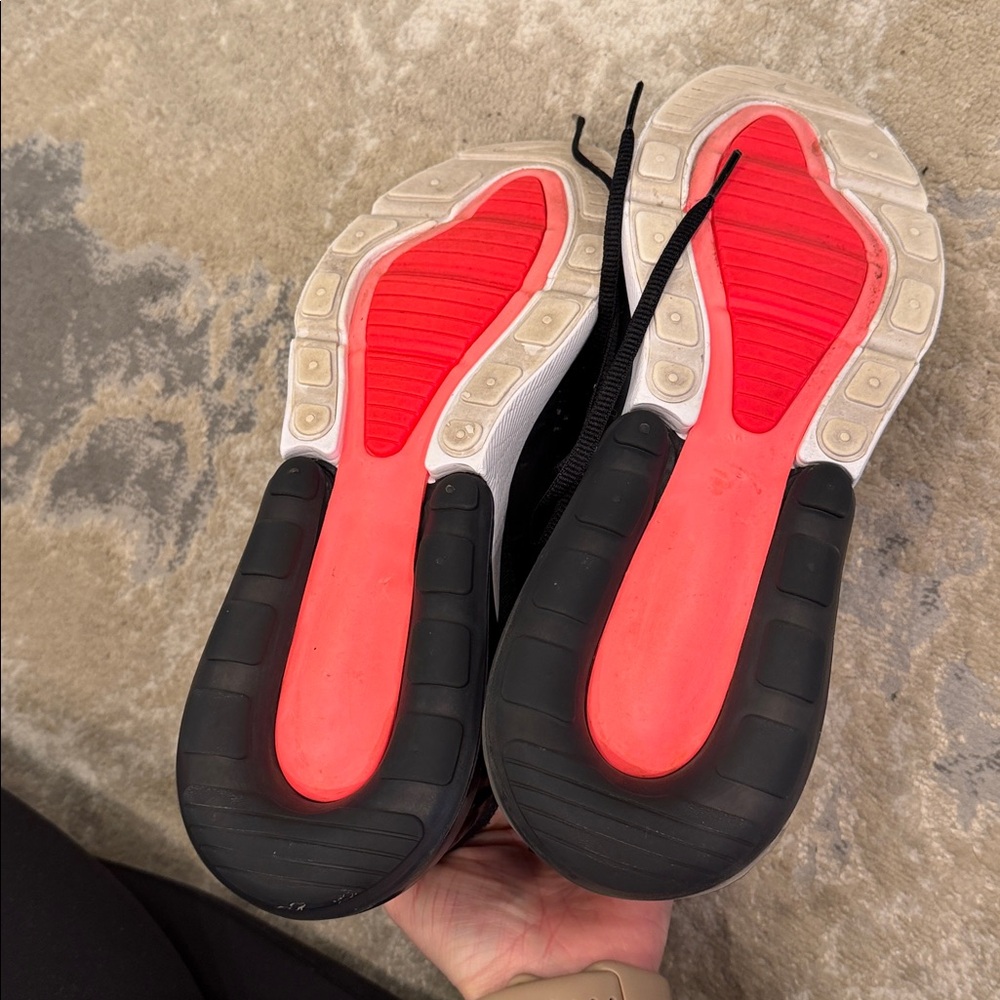 Nike Air Max 270 Black and White Shoes size 9.5 - Picture 10 of 12